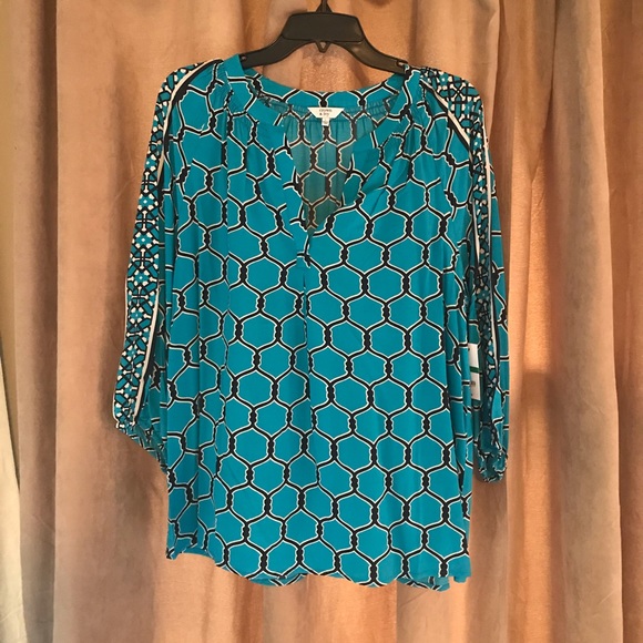 Crown Ivy scalloped mid length sleeves - Picture 1 of 3